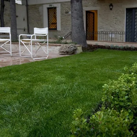 L'arco Romanico Lägenhet Montefalco